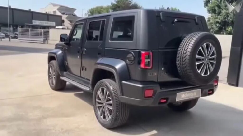 Rear side of Mahindra Bolero 2025 with new taillights and spare wheel cover